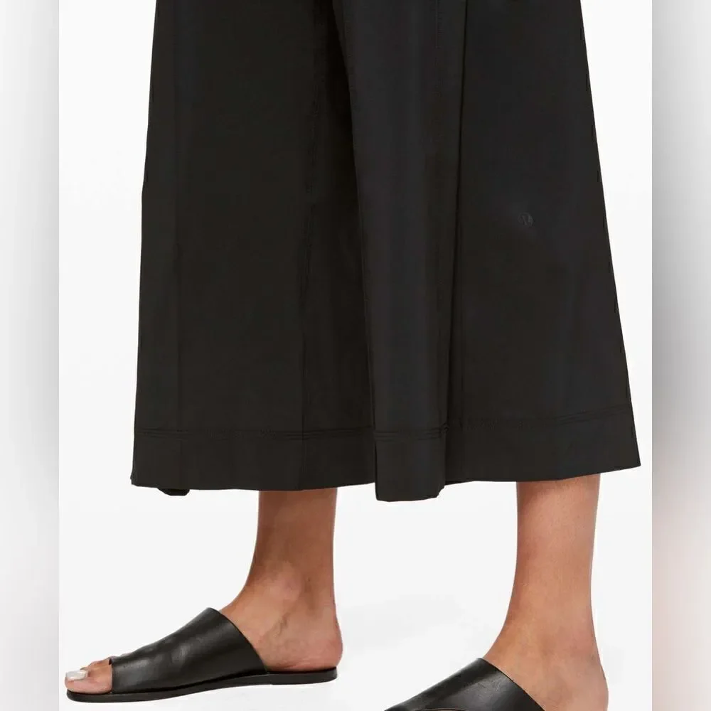 Lululemon Wanderer Culotte Pants